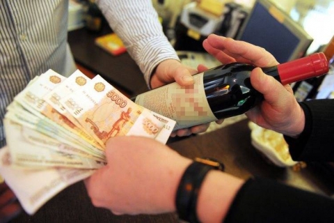 Алкоголь в России подорожает к новогодним праздникам