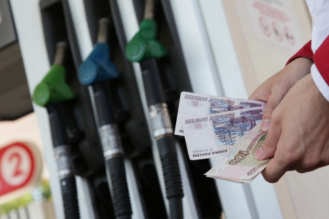 Почему бензин в России продолжает дорожать?